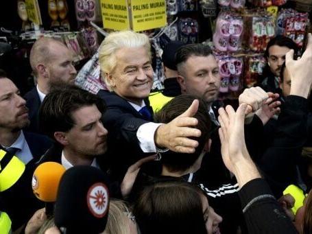 Wilders gets hero's welcome in Dutch heartland